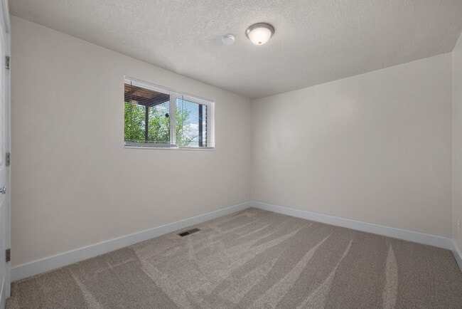 Building Photo - 349 N 800 E