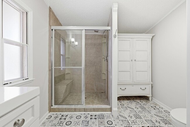 Building Photo - 215 Lee Pl