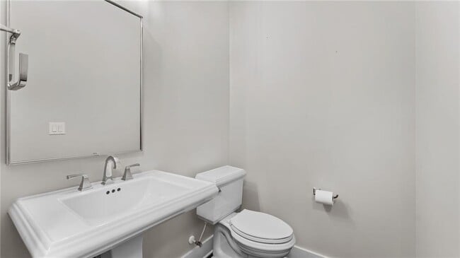 Building Photo - 183 Fowler St