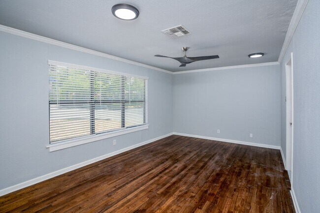 Building Photo - BEAUTIFULLY-RENOVATED JEFFERSON HEIGHTS HOME