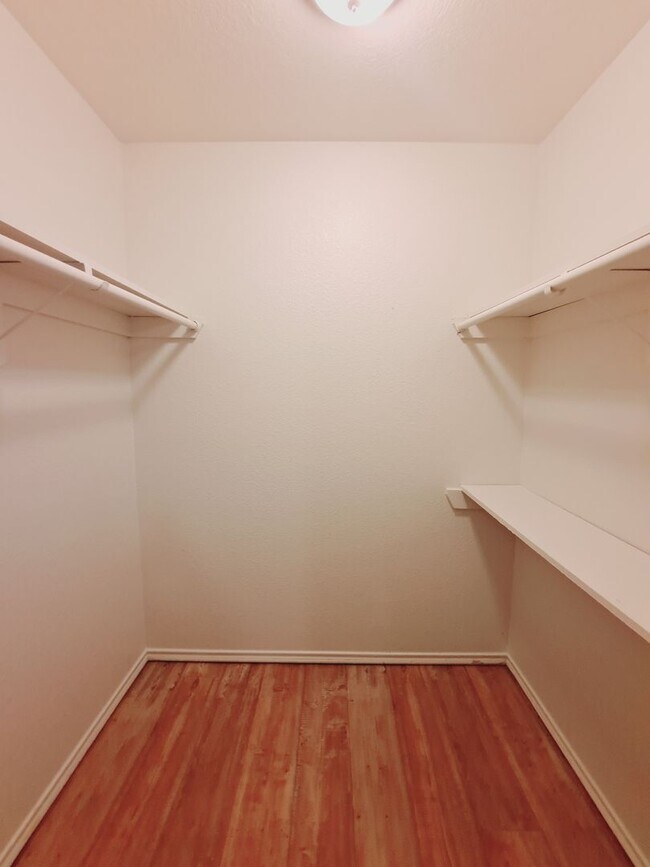 Building Photo - Mulkey 1500-1502