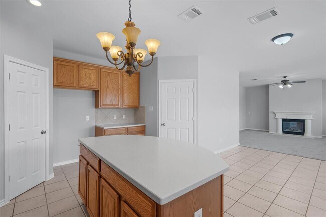 Building Photo - 2820 Mission Tejas Dr