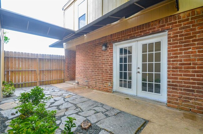 Building Photo - 5303 Lost Forest Dr