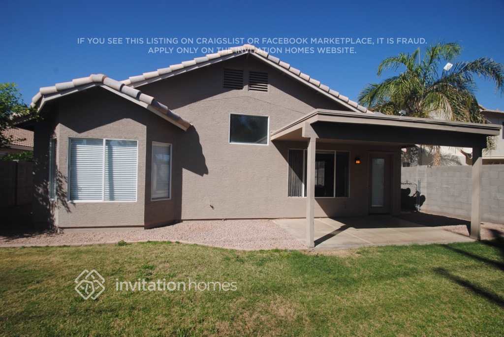 Building Photo - 4073 E Princeton Ave