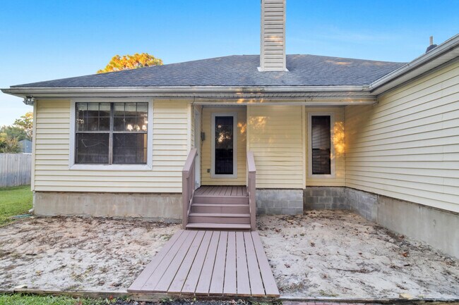 Building Photo - 2232 Fulva Dr