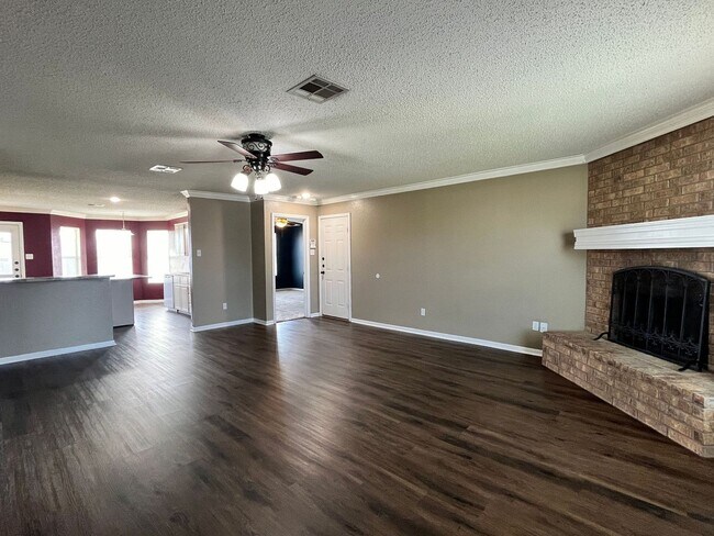 Building Photo - 4509 Lloyd Dr