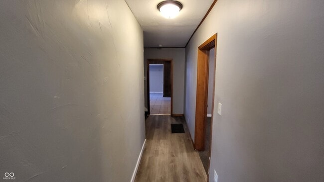 Building Photo - 330 W 6th St