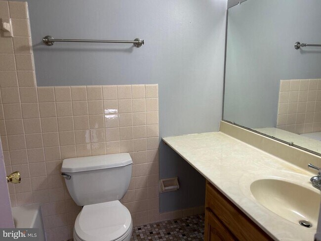 Building Photo - 29 Ramsgate Ct