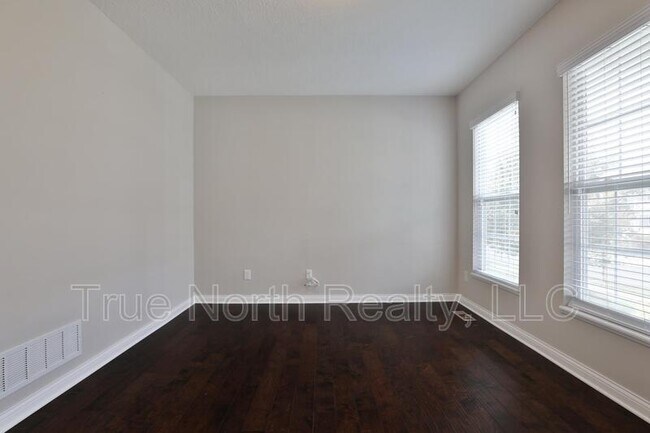Building Photo - 1412 Leesland Dr