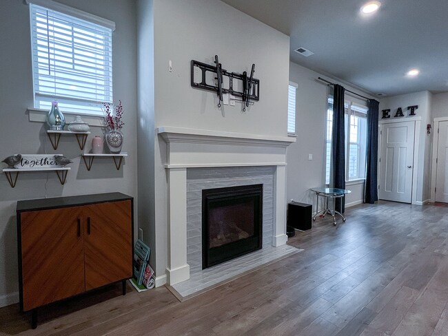 Building Photo - Amazing Location 3 Bedrooms 2.5 Bathrooms in the New Reeds Crossing Community!  Hillsboro near In...