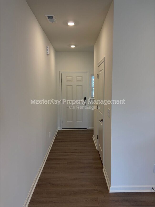 Building Photo - 10636 Brookside Reserve Rd