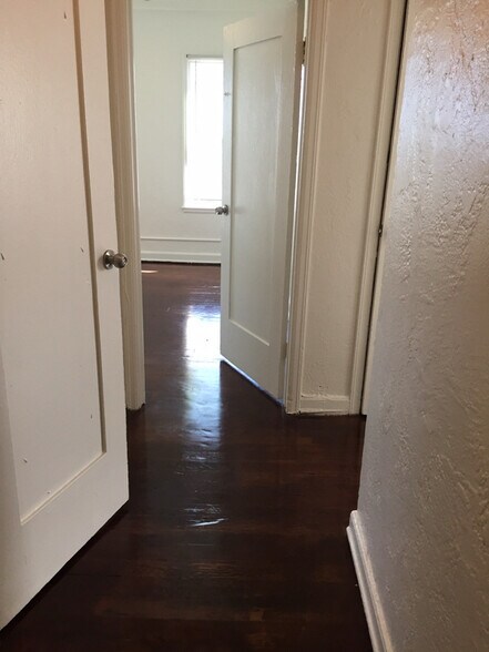 Building Photo - 1523 N McCadden Pl