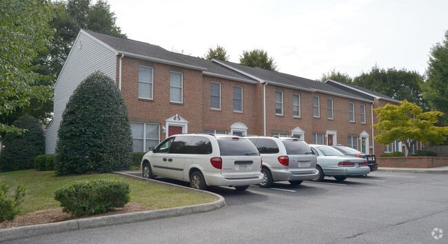 Building Photo - Andrew Alan Court Apartments