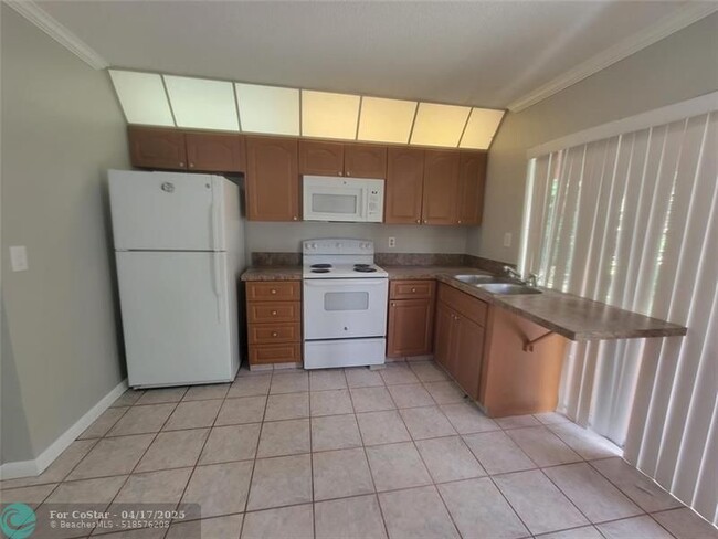 Building Photo - 2634 NW 51st Pl