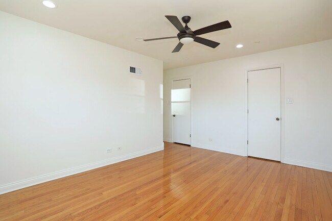 Building Photo - 409 Lexington Dr