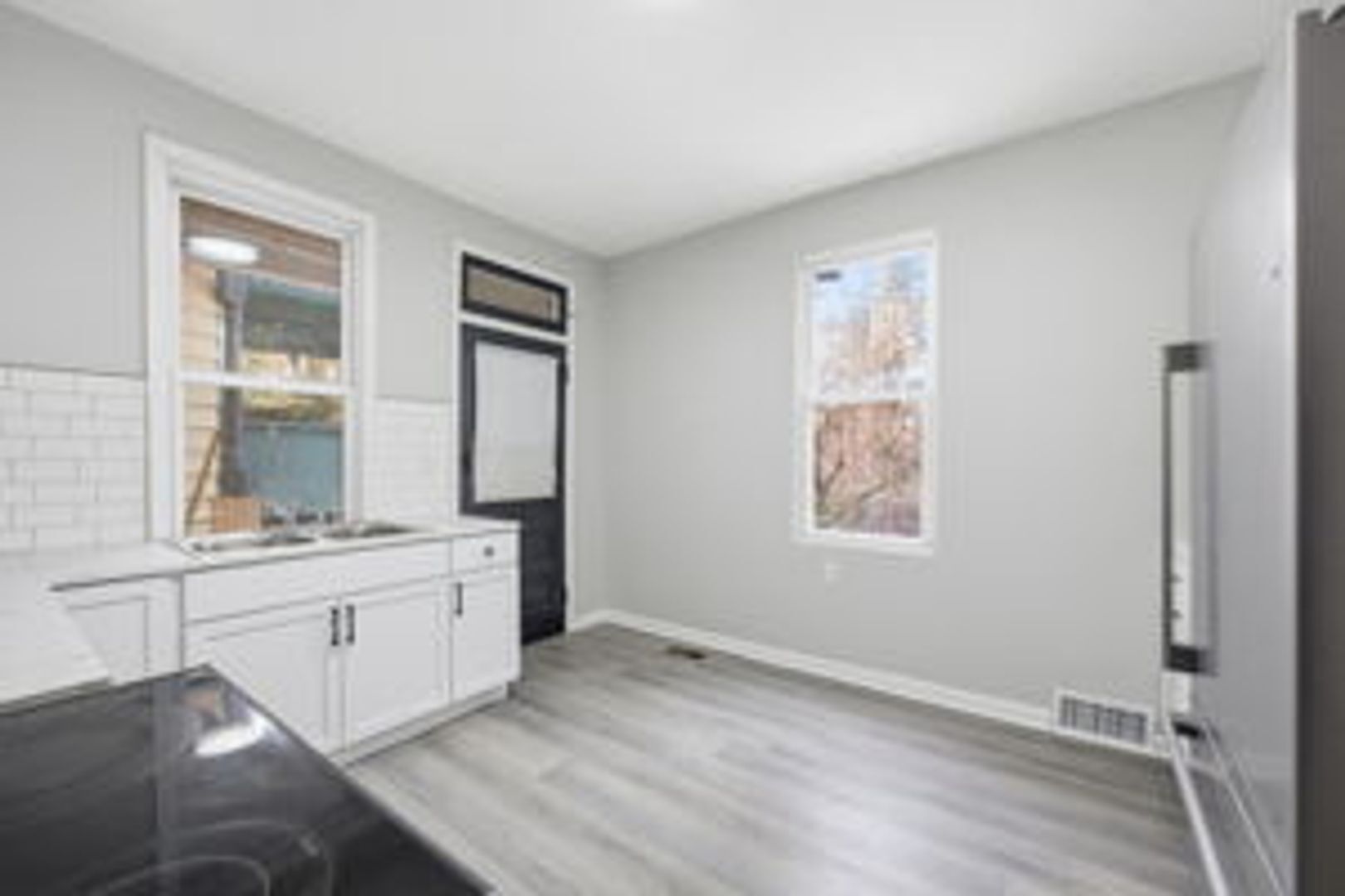 Building Photo - 312 Midland Ave