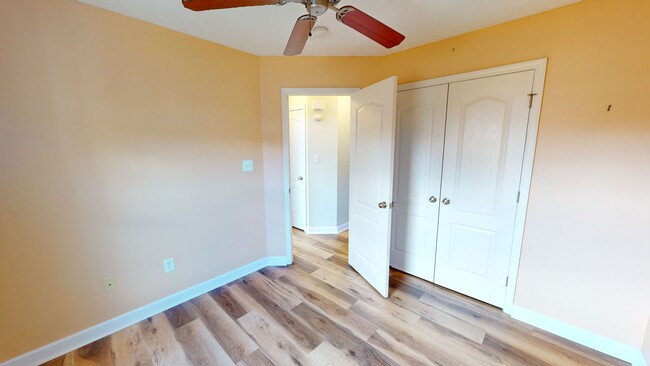 Building Photo - $300 OFF First Month's Rent! 3 Bedroom Ran...