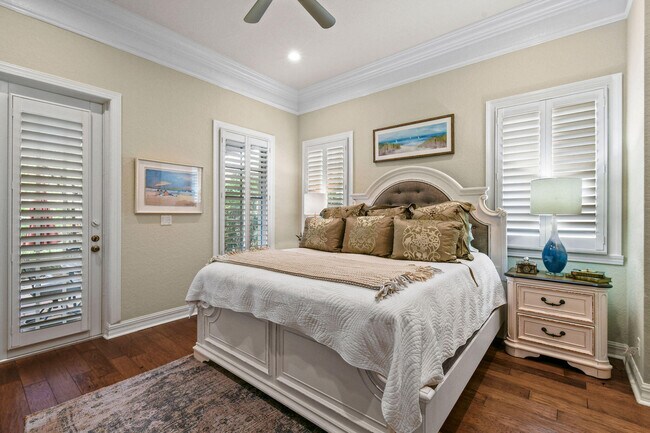 Building Photo - 167 Arklow Ave