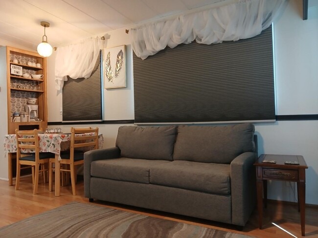 Building Photo - 9797 E 32nd St