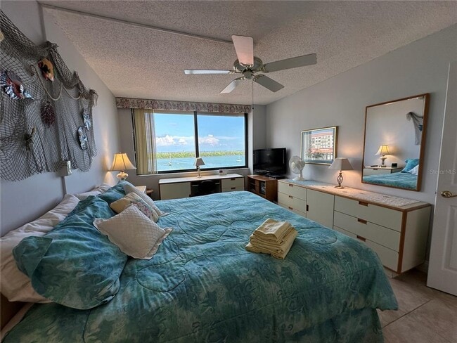 Building Photo - 6295 Bahia Del Mar Cir