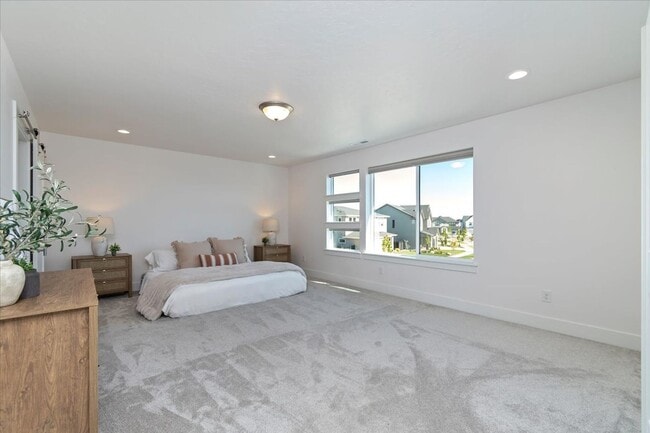 Building Photo - Custom Model Home on the Meridian Bluff