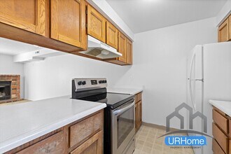 Building Photo - $500 1st Months rent $1649 2bd 1.5ba Beautiful Townhouse In SE Portland