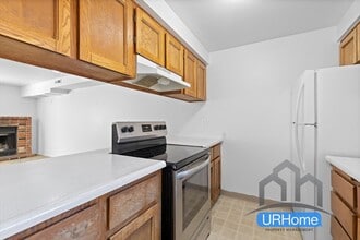 Building Photo - First Month FREE! Spacious 2BD/1.5BA Townhome in SE Portland — Pets OK, Move-In Ready
