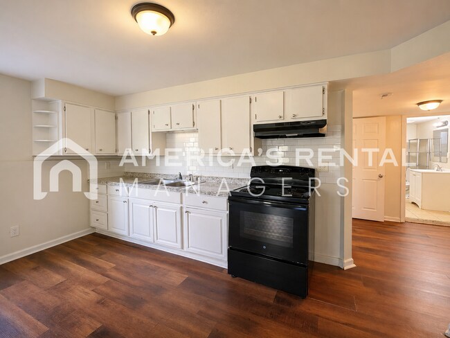 Building Photo - 609 Quebec Dr