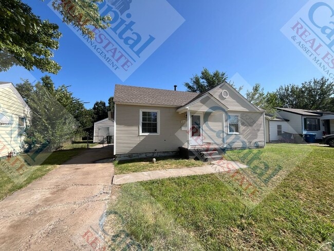 Building Photo - Cute 2 Bedroom with Detached Garage