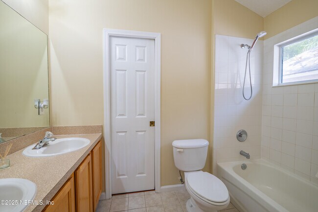 Building Photo - 3466 Laurel Leaf Dr