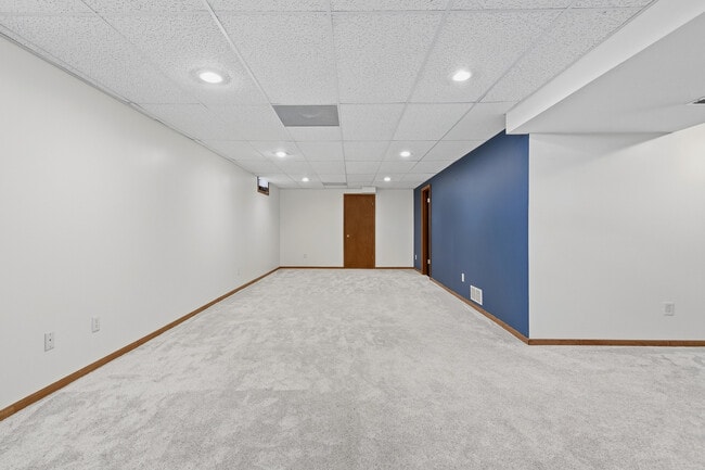 Building Photo - 2052 Ashford Rd