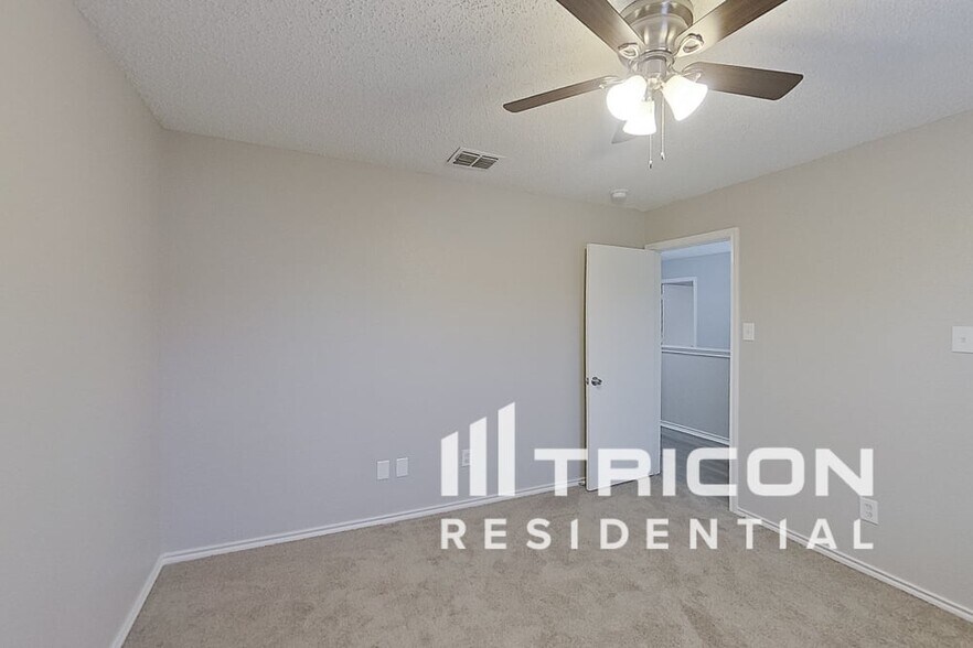 Building Photo - 2208 Capstan Dr