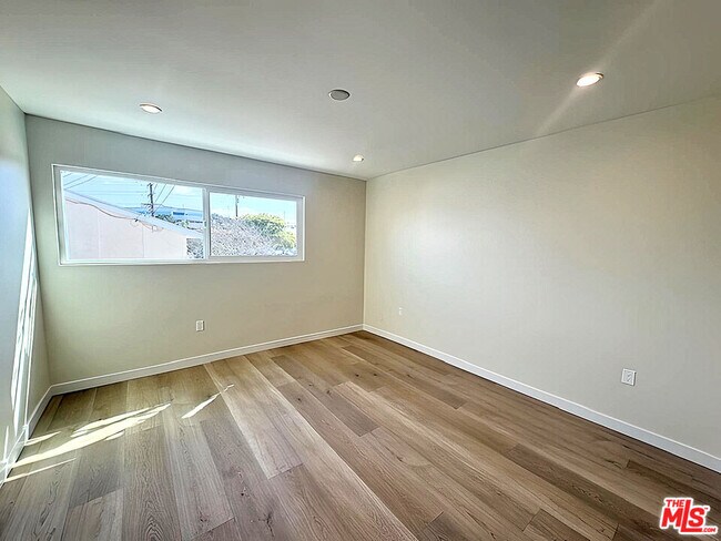 Building Photo - 1302 Amethyst St