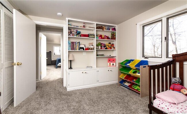 Building Photo - 56 S Rd