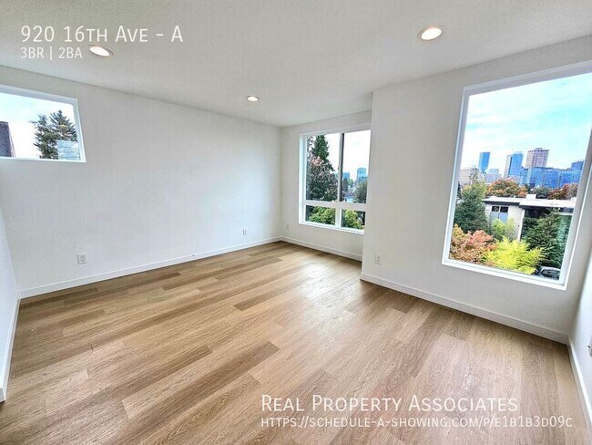 Building Photo - 920 16th Ave