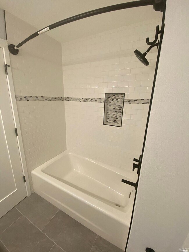 Building Photo - 1570 Parkwood St