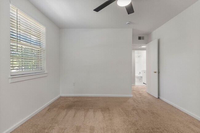 Building Photo - 53 Faris Cir