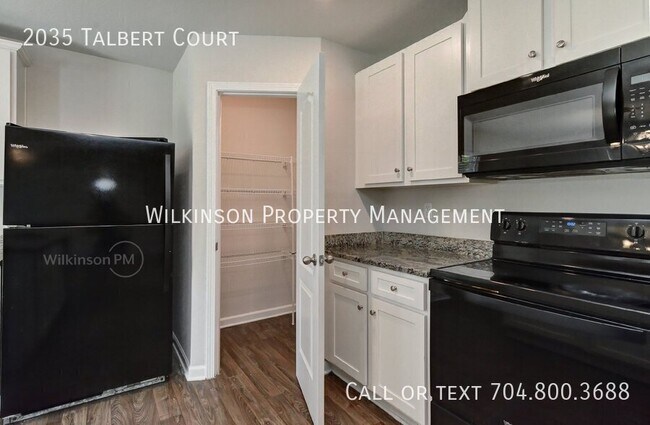 Building Photo - 2035 Talbert Ct