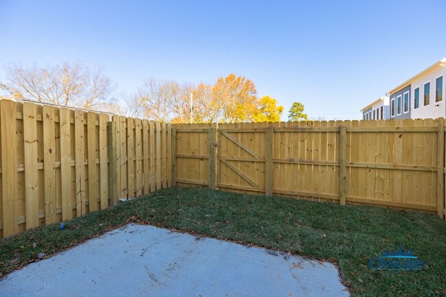 Building Photo - Swanky Newer Home In Church Hill