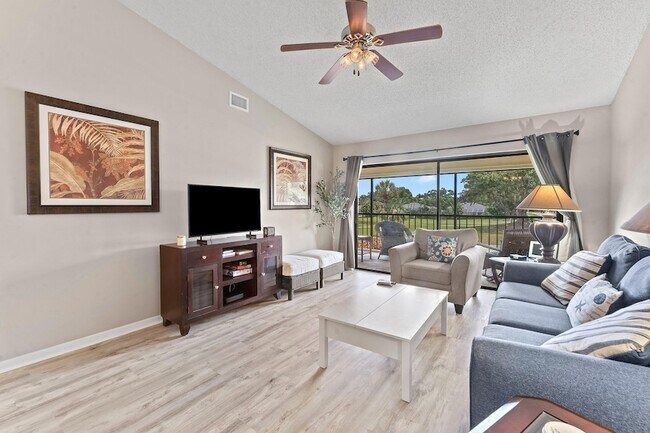 Building Photo - 1502 Pinecrest Cir