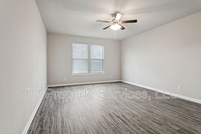 Building Photo - 5653 Oakworth St