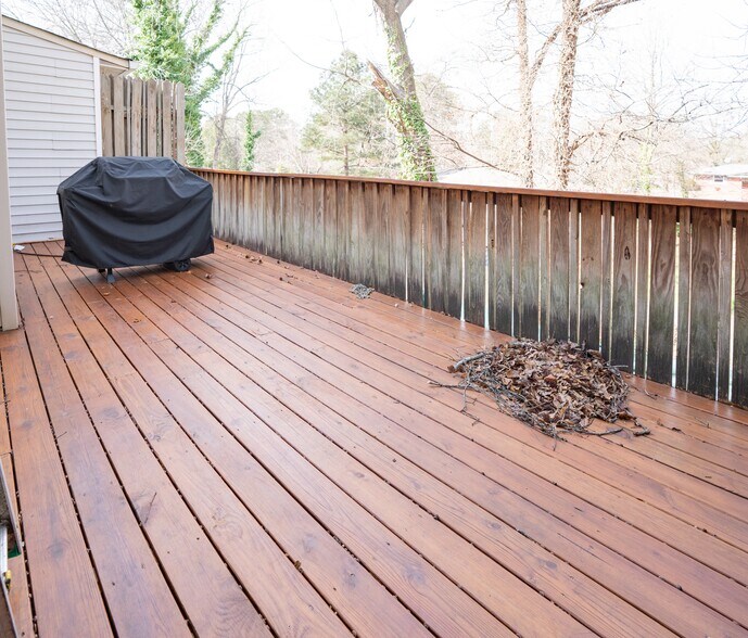 Deck - 553 Salem Woods Dr SE