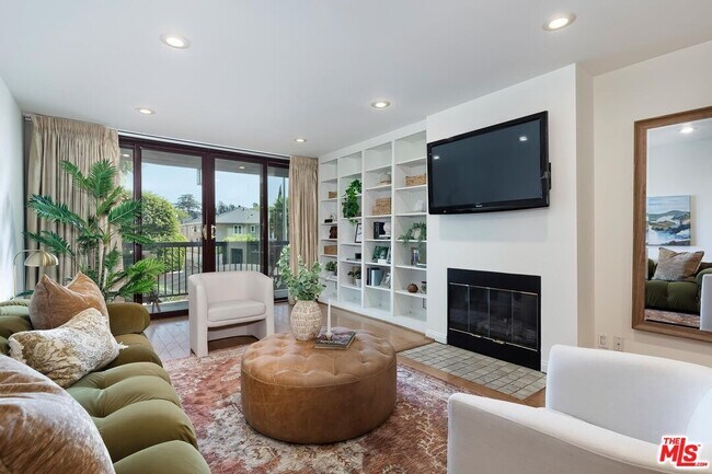 Building Photo - 1351 N Crescent Heights Blvd