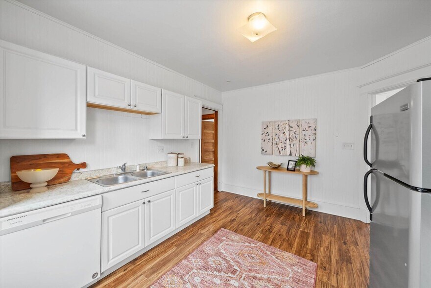 Upper Kitchen1-3 - 2856 N Frederick Ave