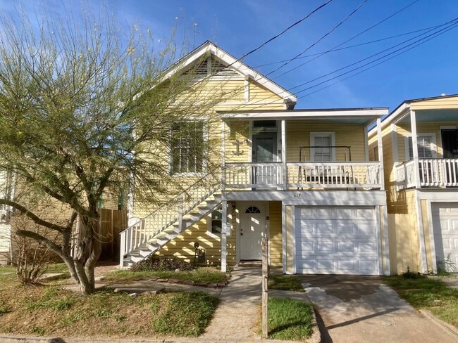 Building Photo - 817 10th St