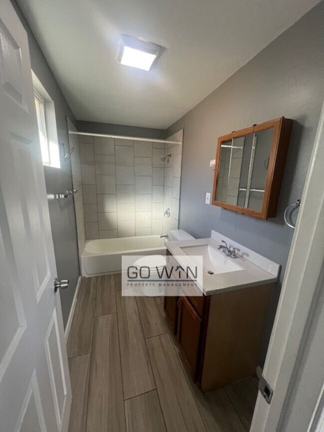 Building Photo - 1836 E Harvard St