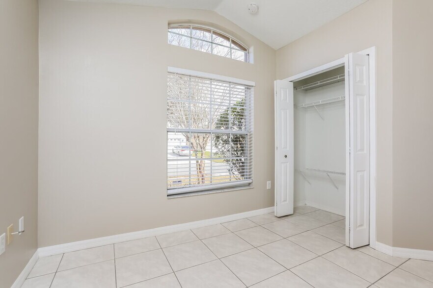 Building Photo - 108 Thornbury Ln