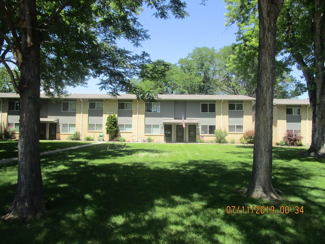 Building Photo - The Grove