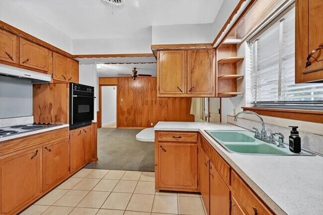 Building Photo - Charming 3BR House in Sherman