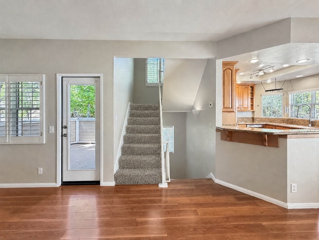 Building Photo - 9980 Scripps Vista Way